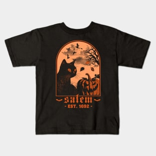 Salem 1692 - Black Cat Pumpkin - Retro Vintage Halloween Kids T-Shirt